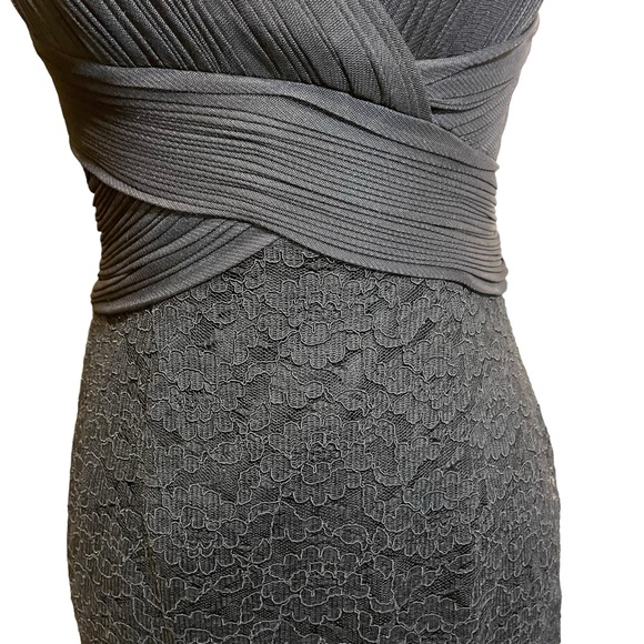 Nero by Jatin Varma V-Neck Black Cocktail Dress. Size 4 - Picture 5 of 9